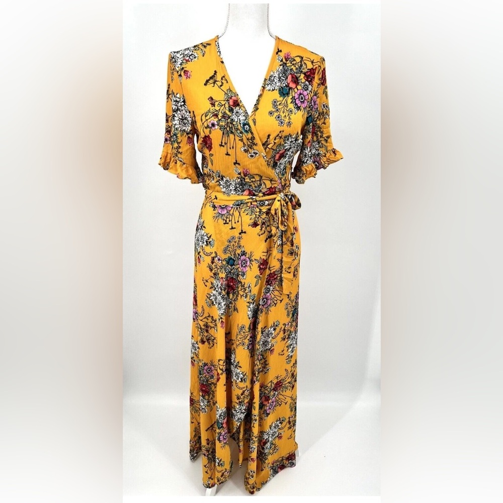 Elegant Floral Maxi Dress in Yellow